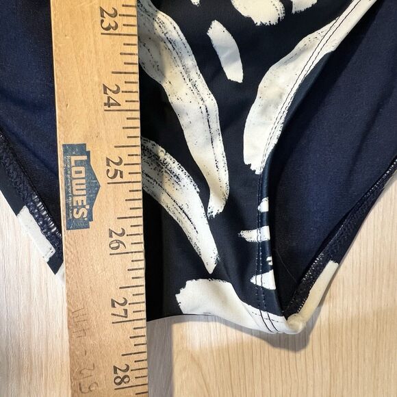 Hurley Women's UPF 50+ Sun Protection Printed One Piece Swimsuit - Picture 7 of 8